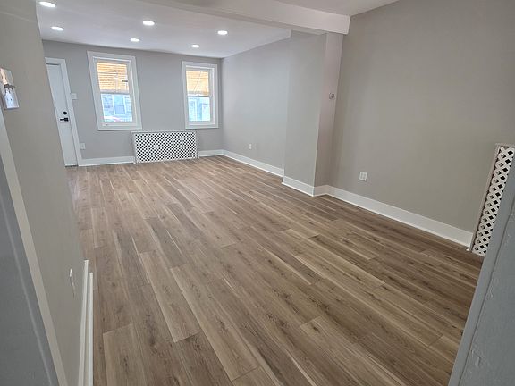 3rd image of 331 Franklin St