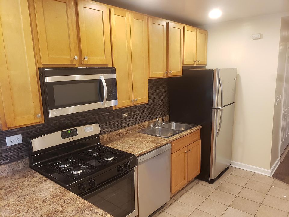 1st image of 702 E 50th Pl #201