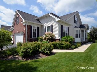 1008 Riviera Dr, Elgin, IL 60124