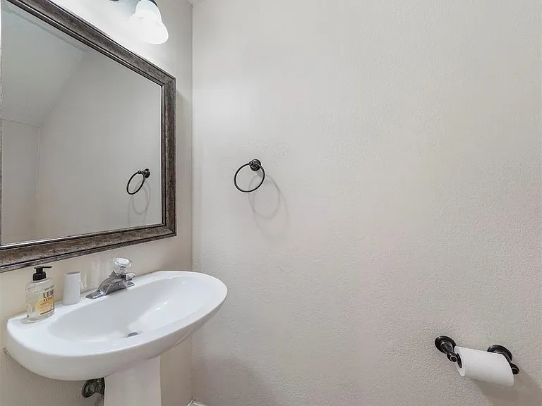 25719 Bearborough Dr — Photo 19
