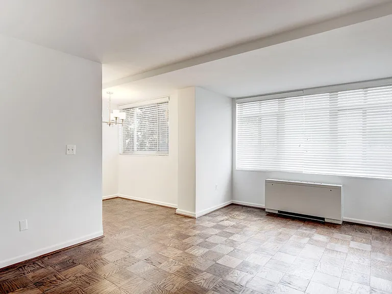 Hill House Apartments — Photo 5