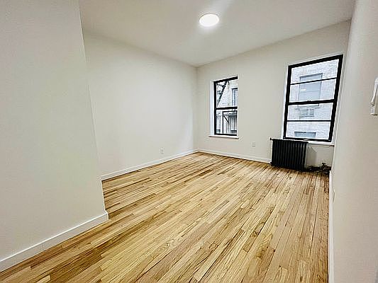 5th image of 230 E 14th St #2N