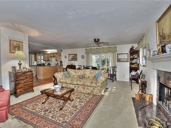 4th image of 15893 Briarcliff Ln