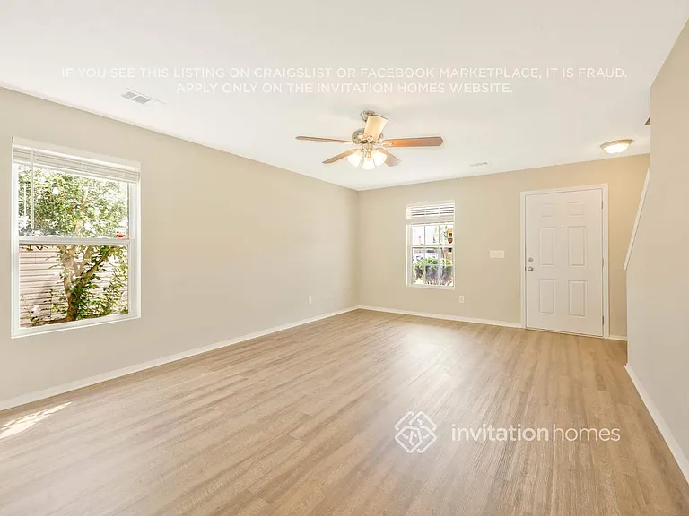 2888 Creekbend Dr — Photo 3