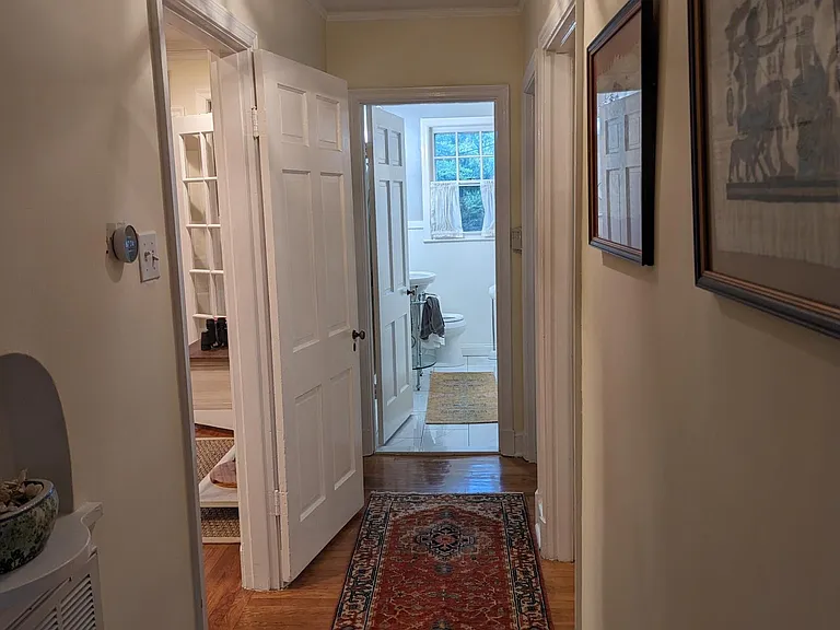 3572 Kenwood Ave — Photo 11