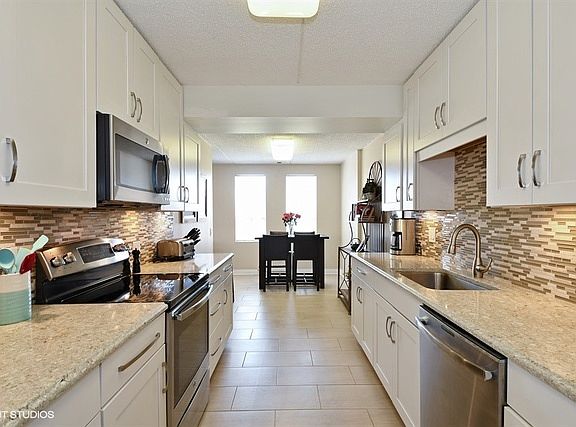 5th image of 2022 Saint Johns Ave APT 101