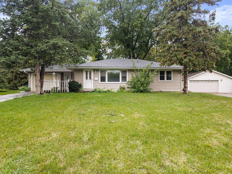 1st image of 5714 W Moore Lake Dr NE