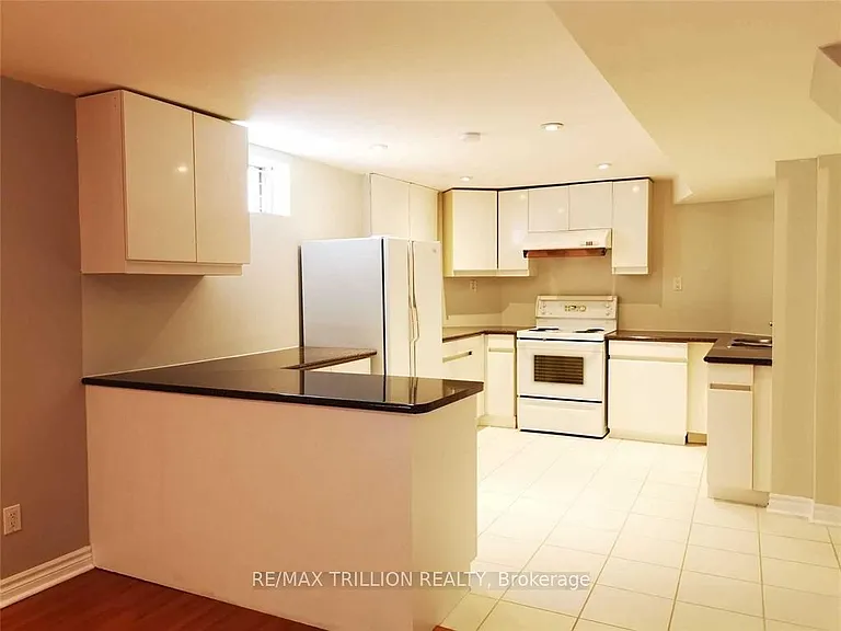 14 Greenhill Ave #BASEMENT — Photo 6