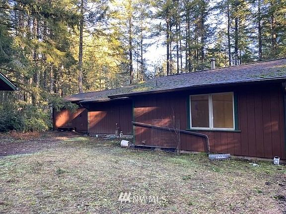 4th image of 470 E Dawn Dr