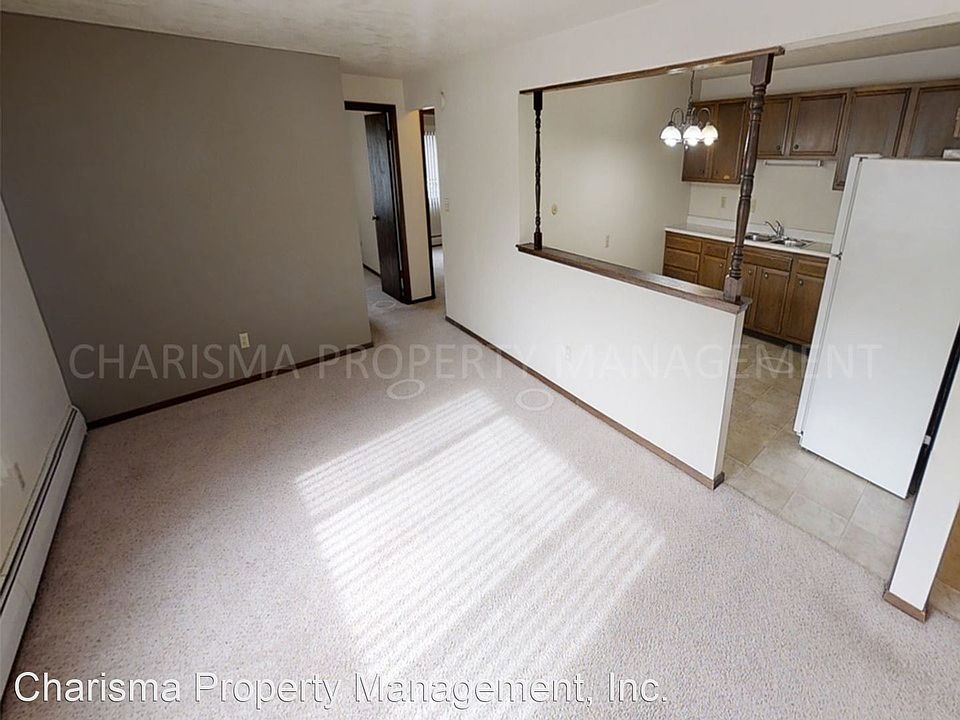 2nd image of 708 S Prairie Ave #11