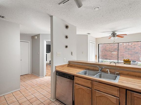 2nd image of 1716 Alameda Dr