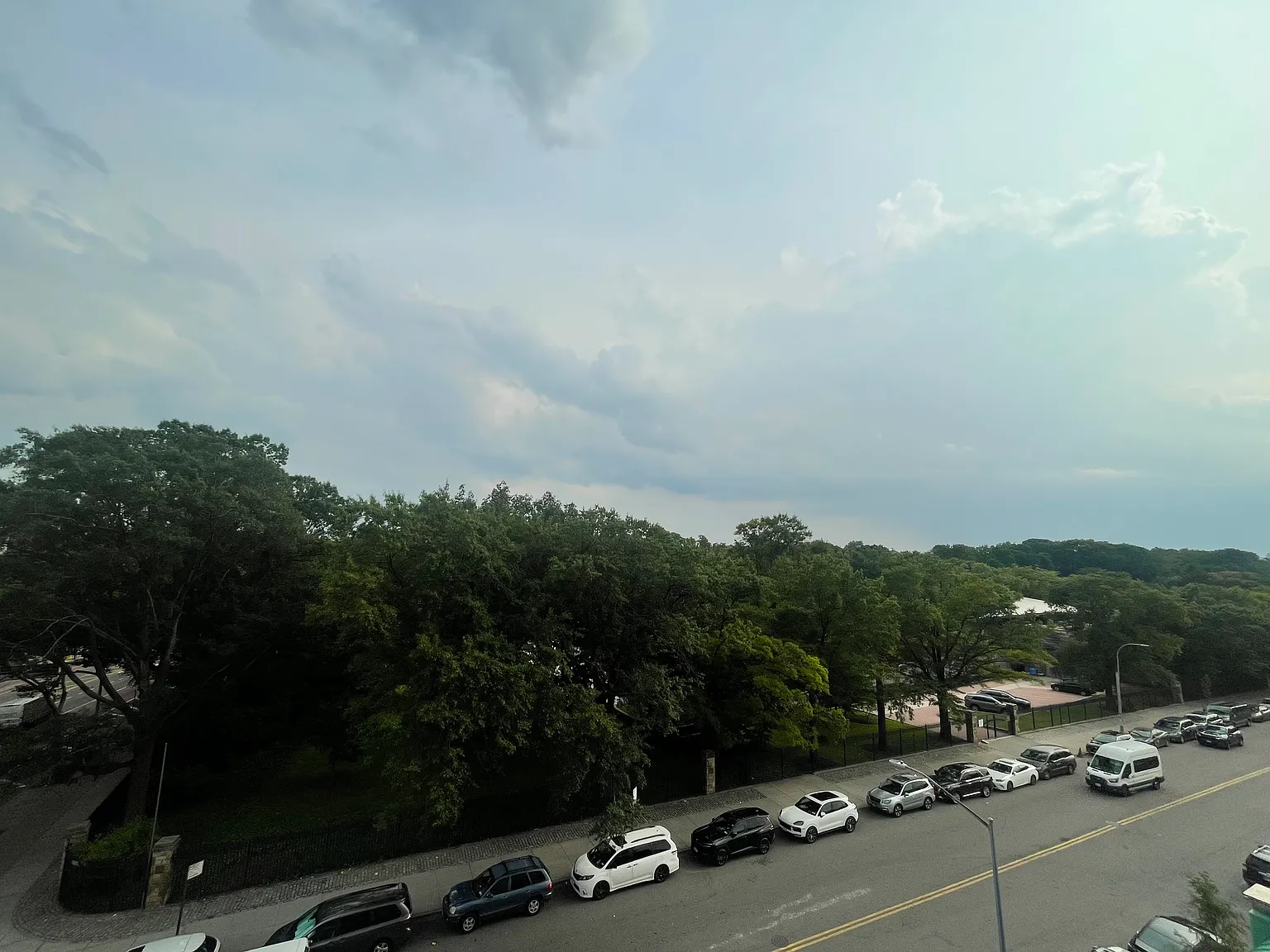 2 bed, 950 sqft, $2,600 — Photo 2