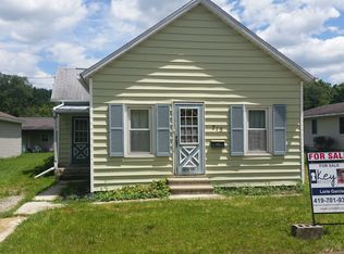 715 N Poplar St, Fostoria, OH 44830