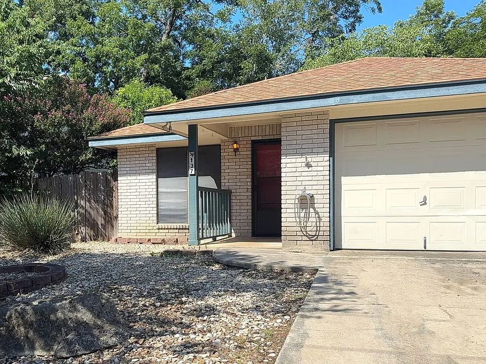 137 Cibolo Creek Dr