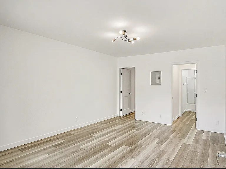 6666 Yucca St #12 — Photo 4