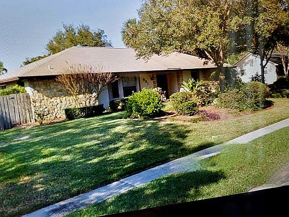 Front yard/1 acre lot