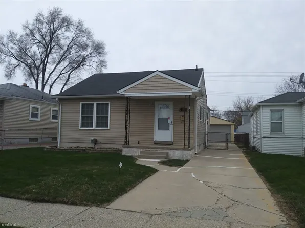 24599 Tuscany Ave, Eastpointe, MI 48021