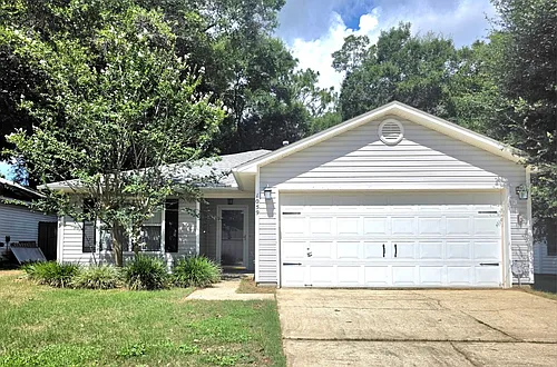 1059 Simpson St Photo 1
