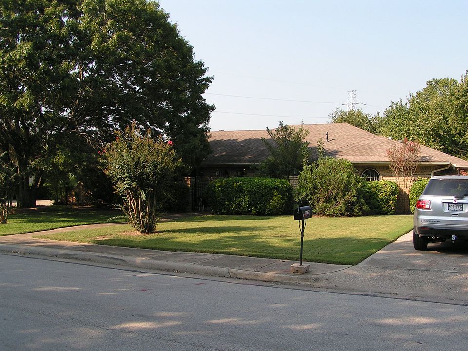 1st image of 900 Hunters Creek Dr