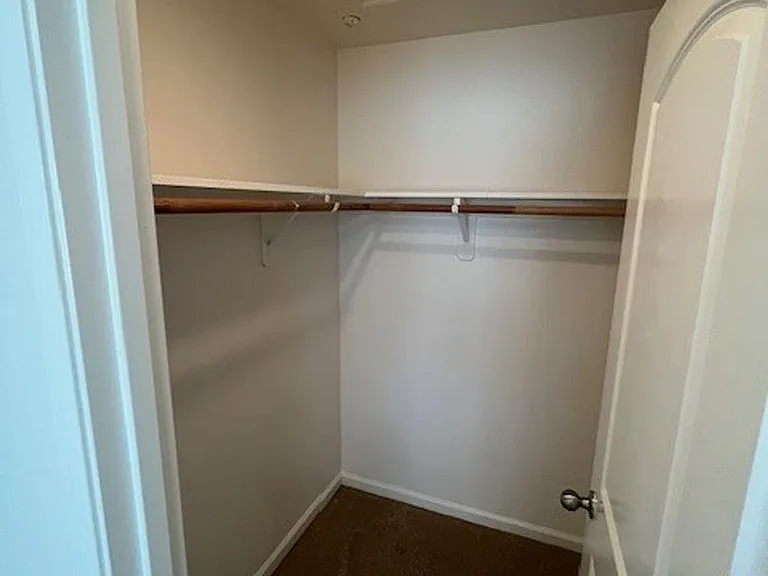 414 Edgewater St — Photo 14