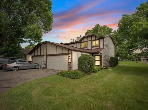 8775 Maplebrook Pkwy N, Brooklyn Park, MN 55445