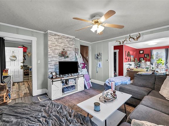 3rd image of 10200 N River Rd