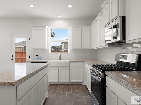 4th image of 2421 Paso Dr