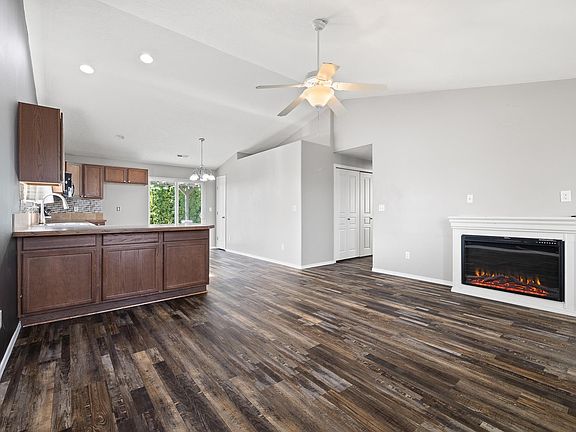 5th image of 6002 Westport Ln