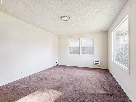 4th image of 3005 Drummond Ave
