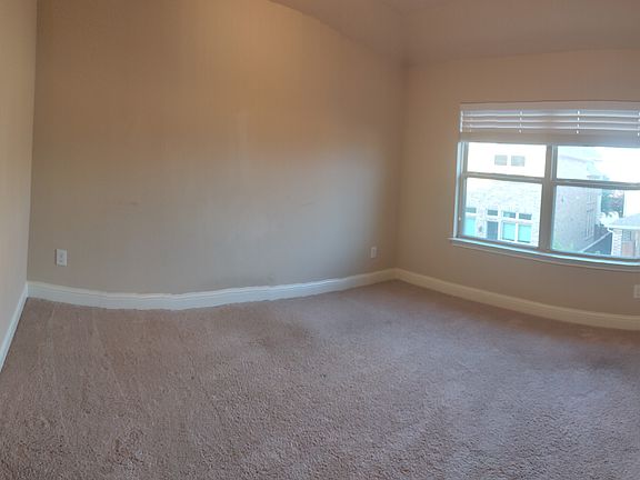 3rd image of 2528 Las Palmas Ln