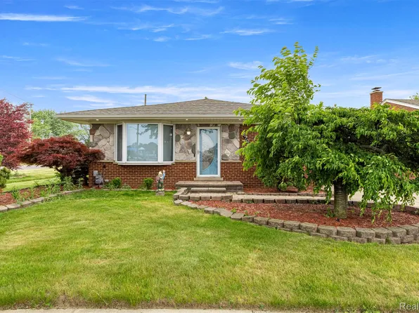 8786 N Evangeline St, Dearborn Heights, MI 48127