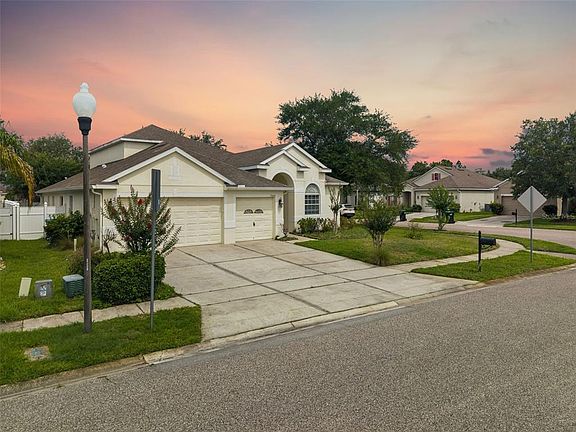 4th image of 2066 GLORIA OAK COURT