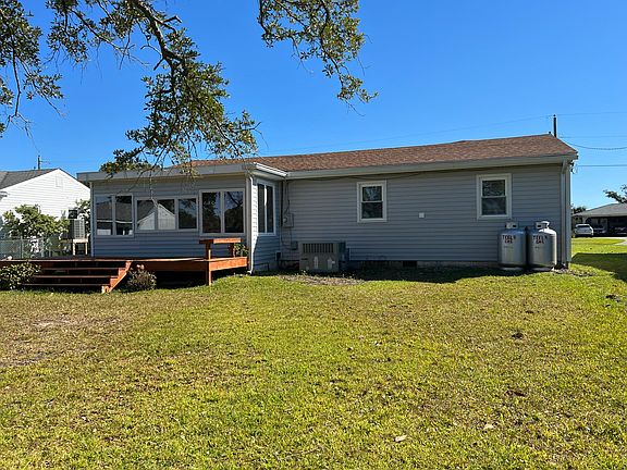 3rd image of 1606 Calico Dr