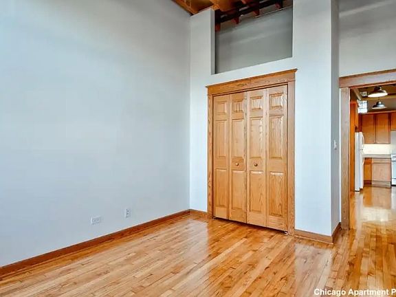 2nd image of 3654 N Lincoln Ave