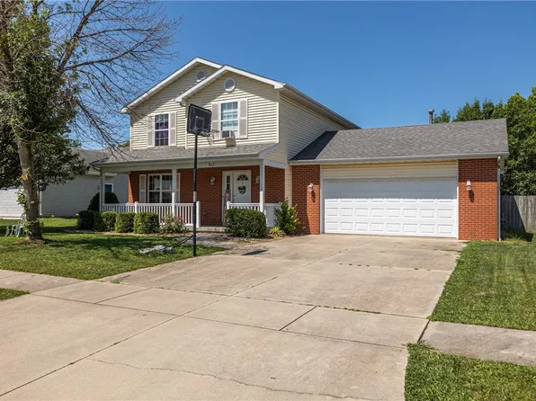 917 Briarwood Ct, Charleston, IL 61920