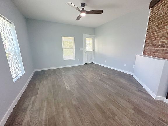 3rd image of 201 N Logan St #0