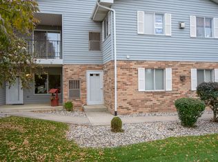 1225 Sunnyslope Dr, Racine, WI 53406