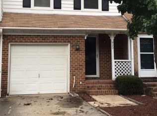 920 Wildwood Square Ct, Virginia Beach, VA 23454