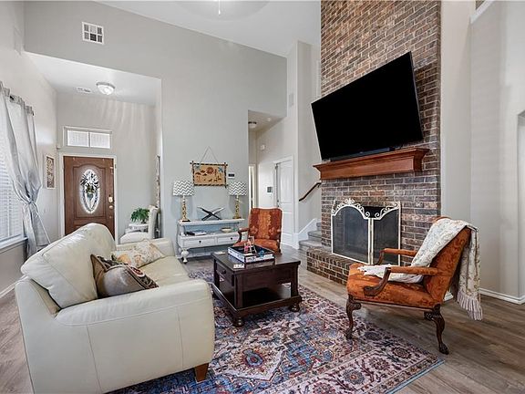 4th image of 7501 Meadow Lake Dr