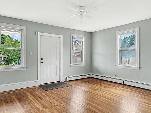 4th image of 70 Devonshire St #1