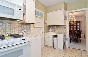 5th image of 415 Pine Manor Dr