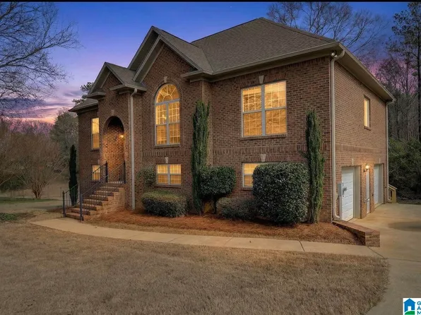 121 Peaceful Ln, Talladega, AL 35160