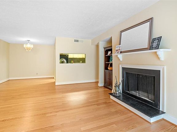 4th image of 207 Smokerise Cir SE #207