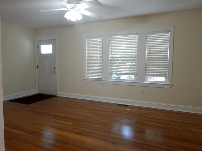 31 Sunset Ave — Photo 3