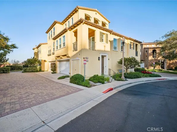 27006 Pebble Beach Dr, Valencia, CA 91381