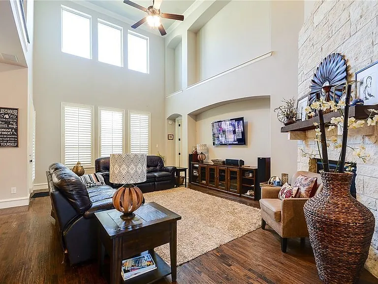 6209 Metz St — Photo 8