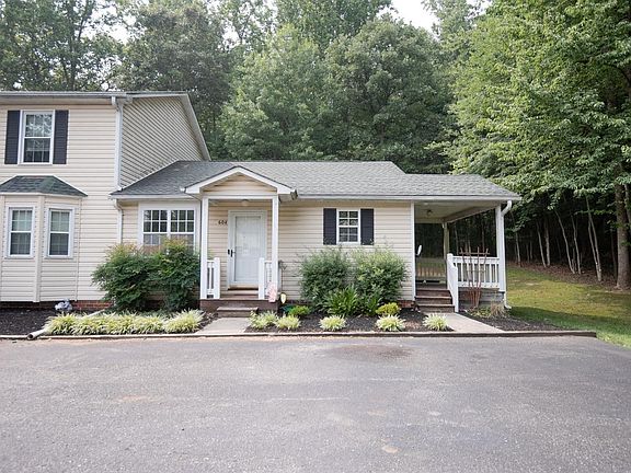2nd image of 604 Goose Meadow Dr