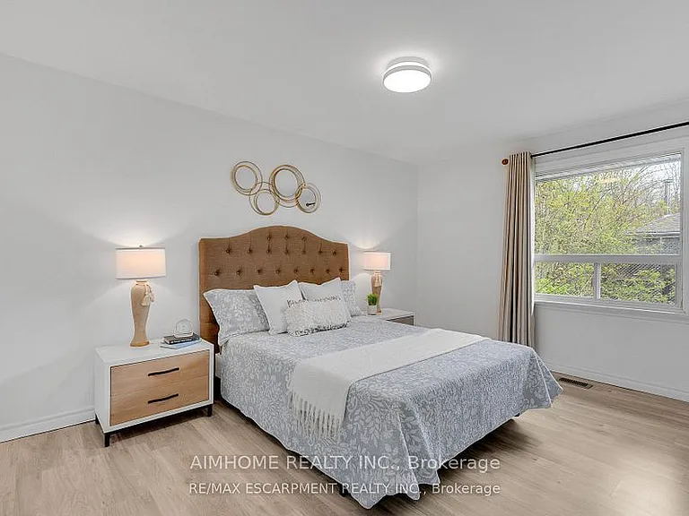 2076 Constance Dr — Photo 22
