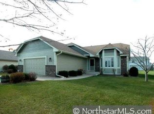 9113 Nantwick Rdg, Minneapolis, MN 55443