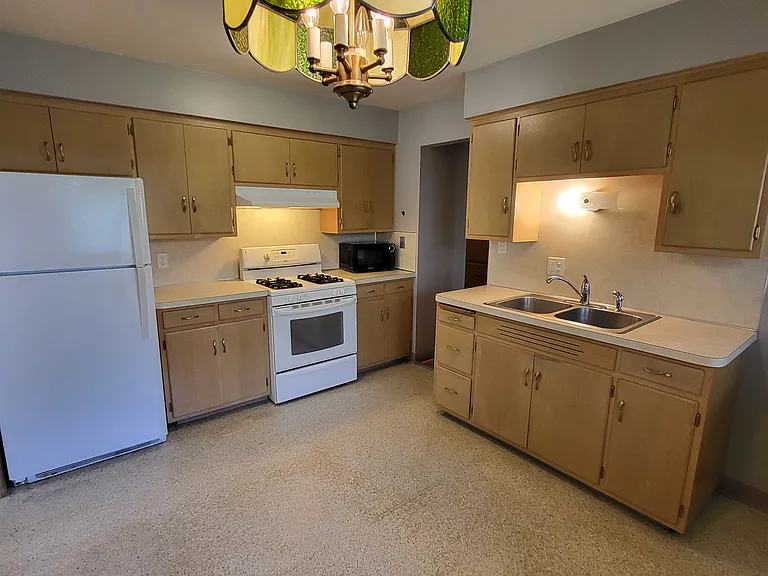 4365 Glenmawr Ave — Photo 11